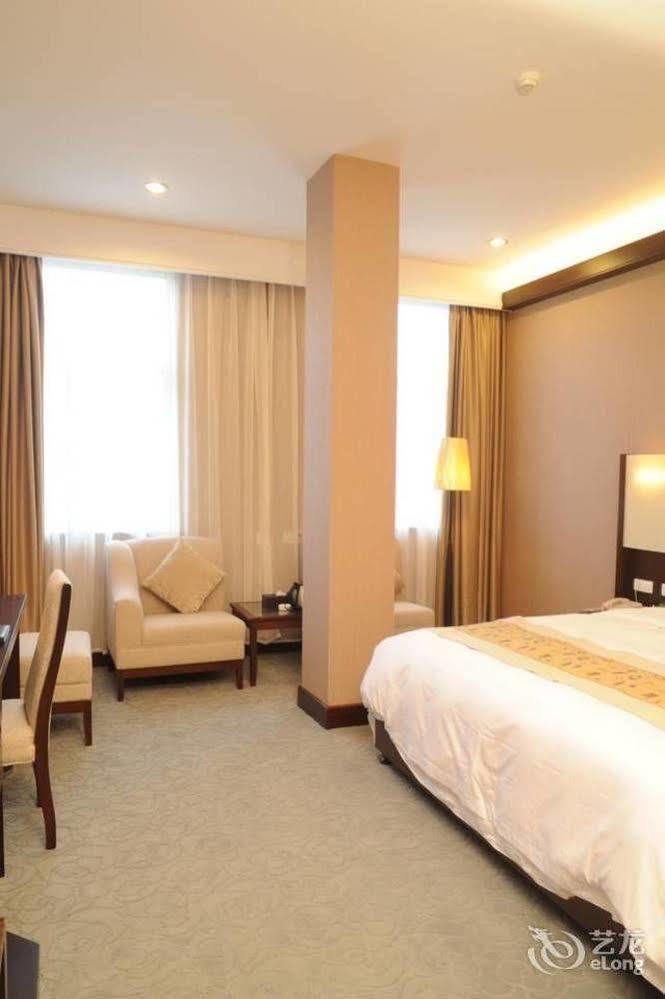 Golden Dragonball Hotel Guilin Exterior foto